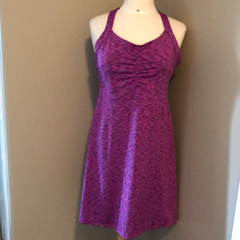 Mondttta Athletic Dress with Built in Bra Cups Size Large